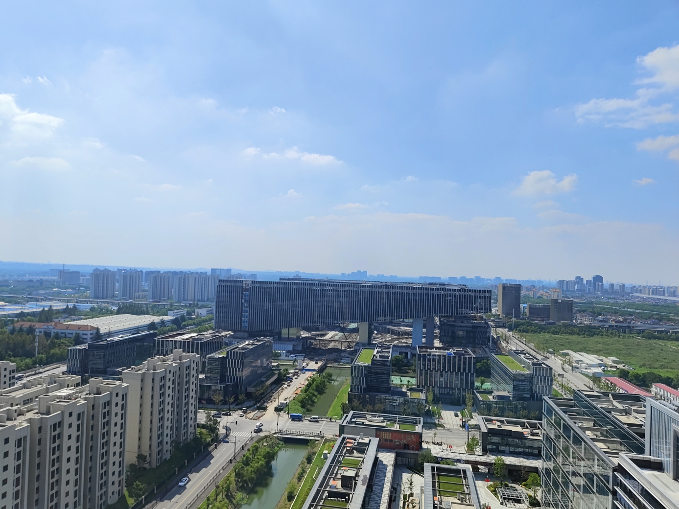 美的上海总部.jpg